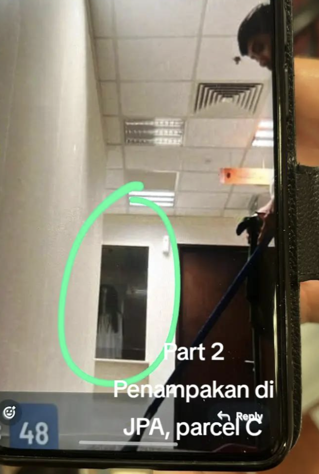 hukum percaya hantu